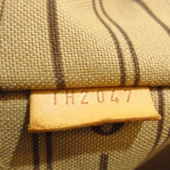 Louis Vuitton Neverfull GM Monogram Canvas Tote Bag - Picture 8 of 13